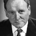 Bernard Lee